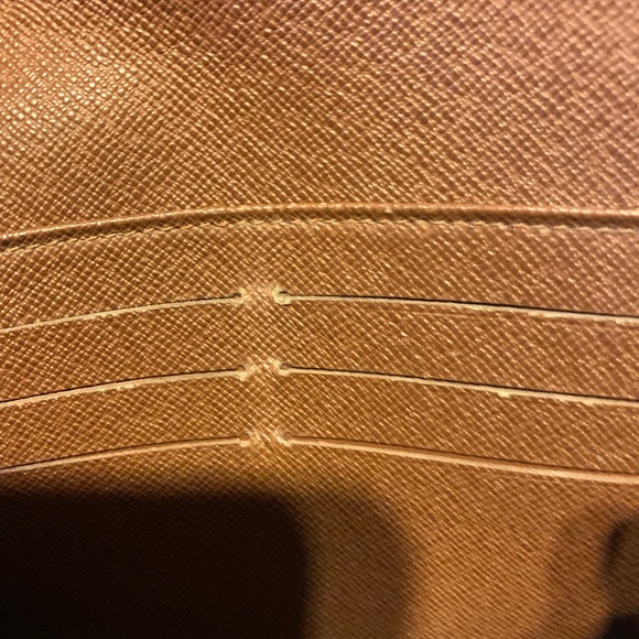 Louis Vuitton Monogram Sarah Wallet - Picture 7 of 8